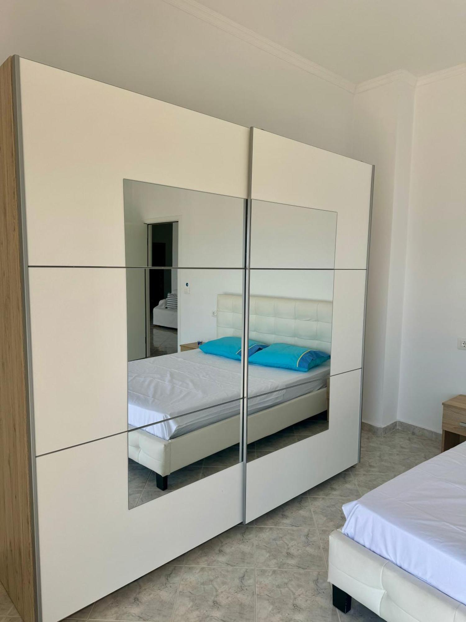 Ferienwohnung Comfy Blue Sarandë Exterior foto